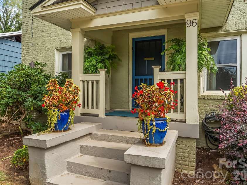 96 Longview Road, Asheville, NC 28806.  MLS# CAR4425822, YatesRealty ID 52587. 