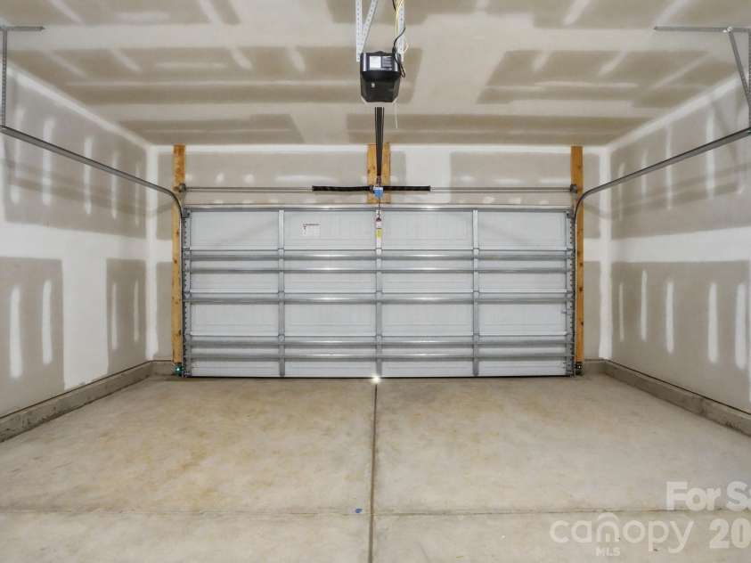 122 Dunlavin Way, Mooresville, NC 28115.  MLS# CAR4339879, YatesRealty ID 52588. 2 car garage