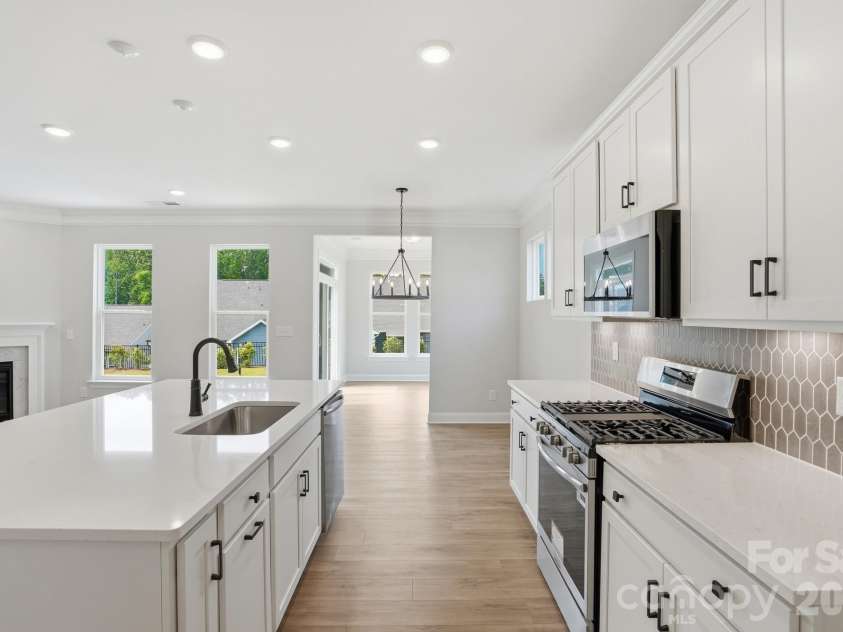 122 Dunlavin Way, Mooresville, NC 28115.  MLS# CAR4339879, YatesRealty ID 52588. Kitchen