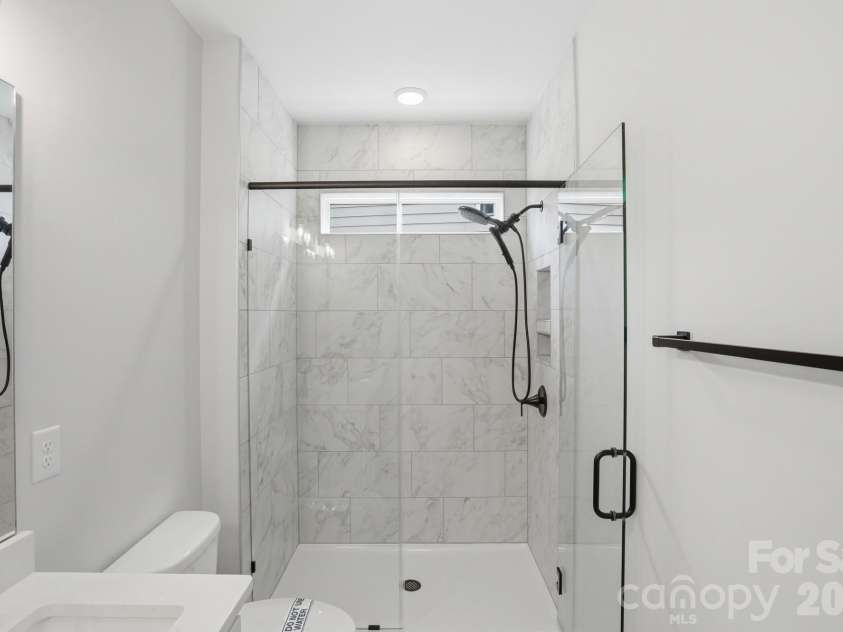 122 Dunlavin Way, Mooresville, NC 28115.  MLS# CAR4339879, YatesRealty ID 52588. Primary Shower