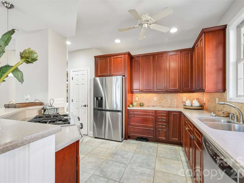 43 Kuykendall Court, Hendersonville, NC 28739.  MLS# CAR4354970, YatesRealty ID 5259. 