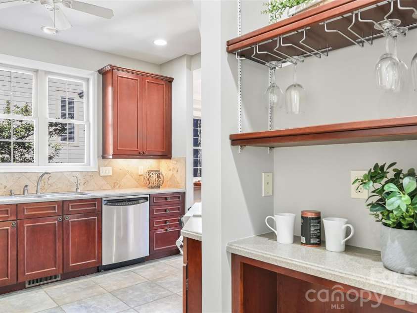 43 Kuykendall Court, Hendersonville, NC 28739.  MLS# CAR4354970, YatesRealty ID 5259. 