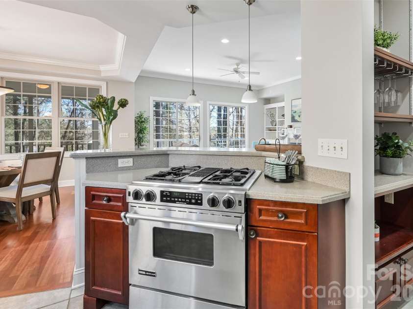 43 Kuykendall Court, Hendersonville, NC 28739.  MLS# CAR4354970, YatesRealty ID 5259. 