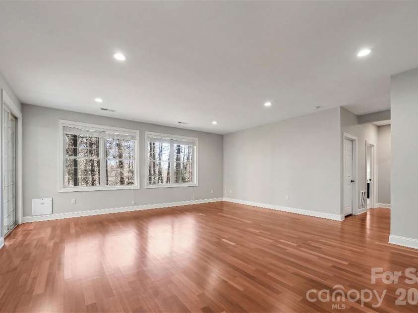 43 Kuykendall Court, Hendersonville, NC 28739.  MLS# CAR4354970, YatesRealty ID 5259. 