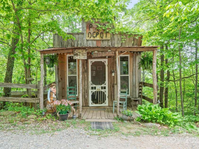 6306 Burkemont Road, Morganton, NC 28655.  MLS# CAR4142584, YatesRealty ID 5259. 