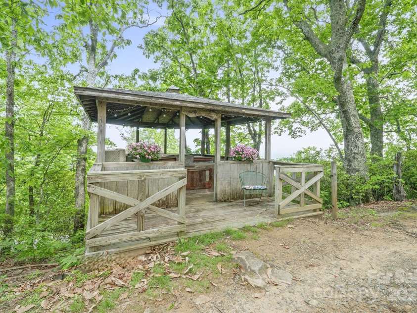 6306 Burkemont Road, Morganton, NC 28655.  MLS# CAR4142584, YatesRealty ID 5259. 