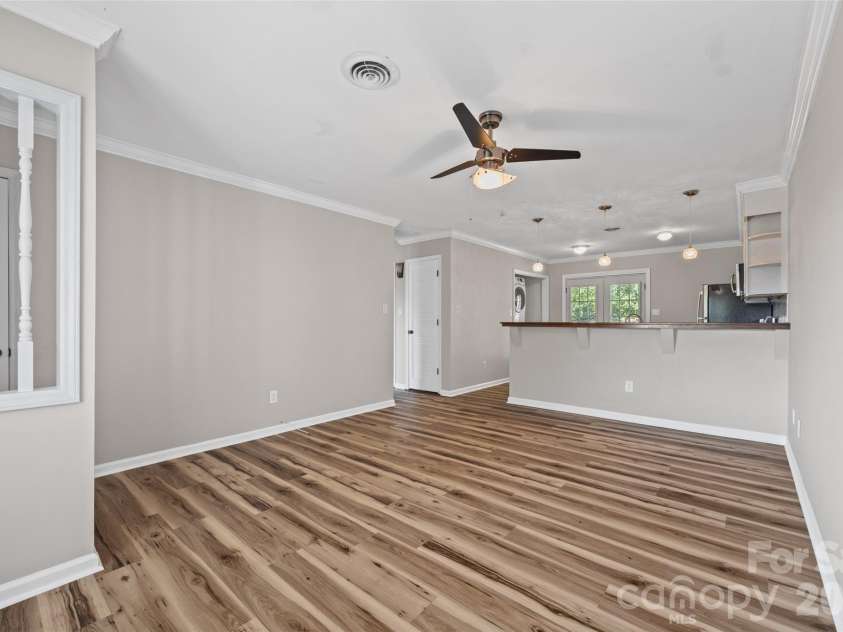 147 Glenwood Drive, Rock Hill, SC 29732.  MLS# CAR4427645, YatesRealty ID 52592. 