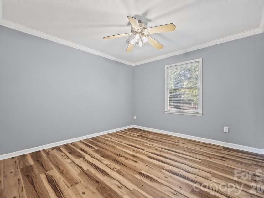 147 Glenwood Drive, Rock Hill, SC 29732.  MLS# CAR4427645, YatesRealty ID 52592. 