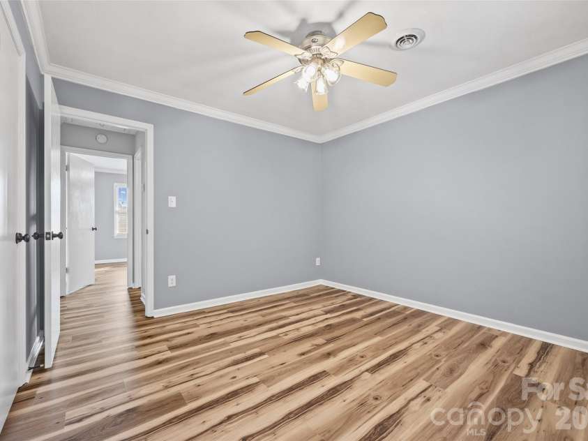 147 Glenwood Drive, Rock Hill, SC 29732.  MLS# CAR4427645, YatesRealty ID 52592. 