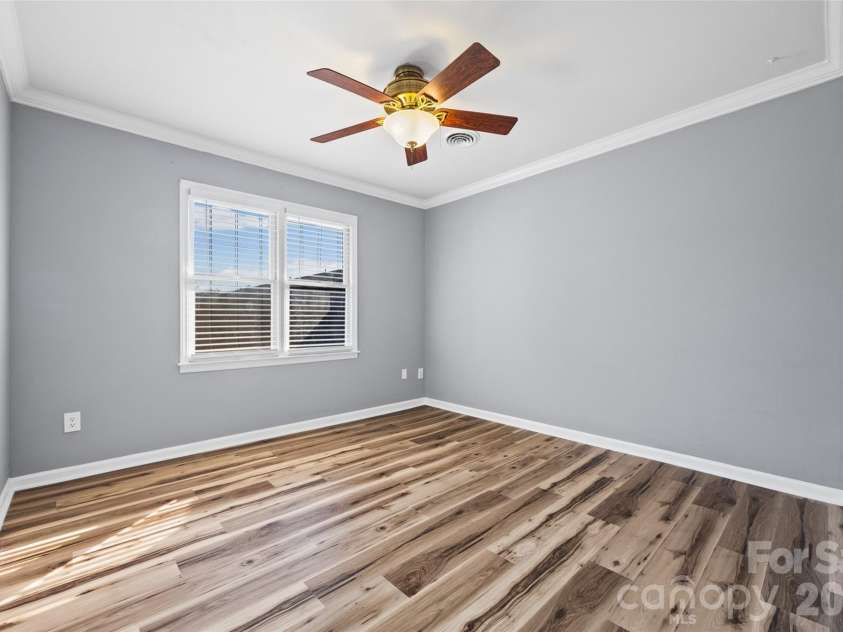 147 Glenwood Drive, Rock Hill, SC 29732.  MLS# CAR4427645, YatesRealty ID 52592. 