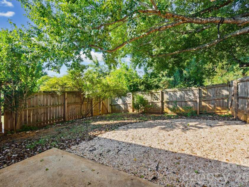 147 Glenwood Drive, Rock Hill, SC 29732.  MLS# CAR4427645, YatesRealty ID 52592. 