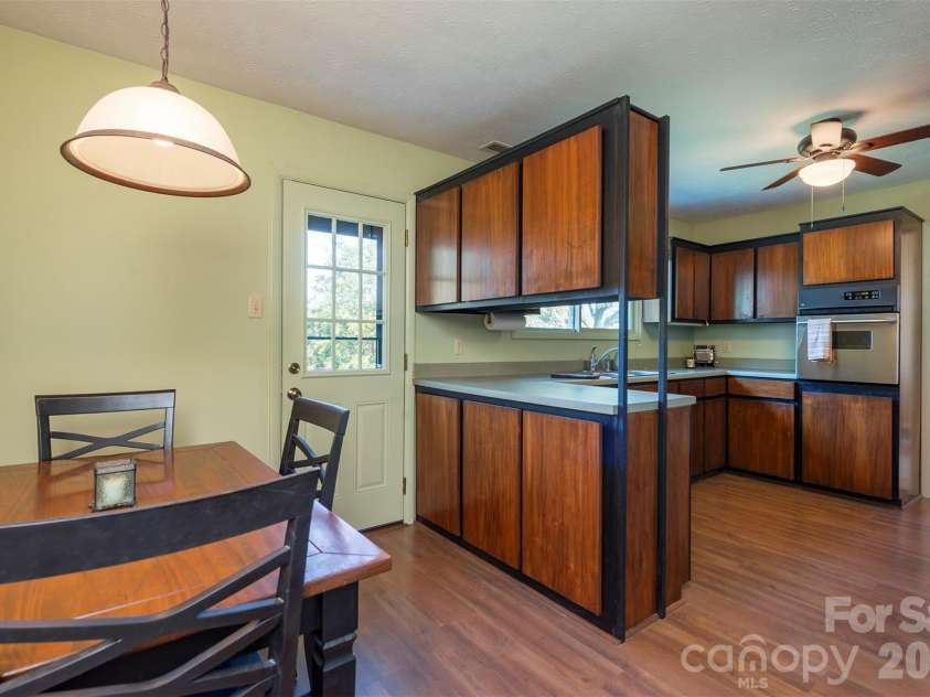 127 College Circle, Swannanoa, NC 28778.  MLS# CAR4427251, YatesRealty ID 52594. 