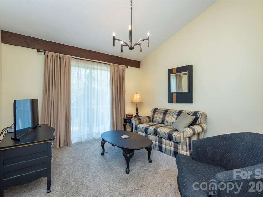 127 College Circle, Swannanoa, NC 28778.  MLS# CAR4427251, YatesRealty ID 52594. Dining area or sitting room