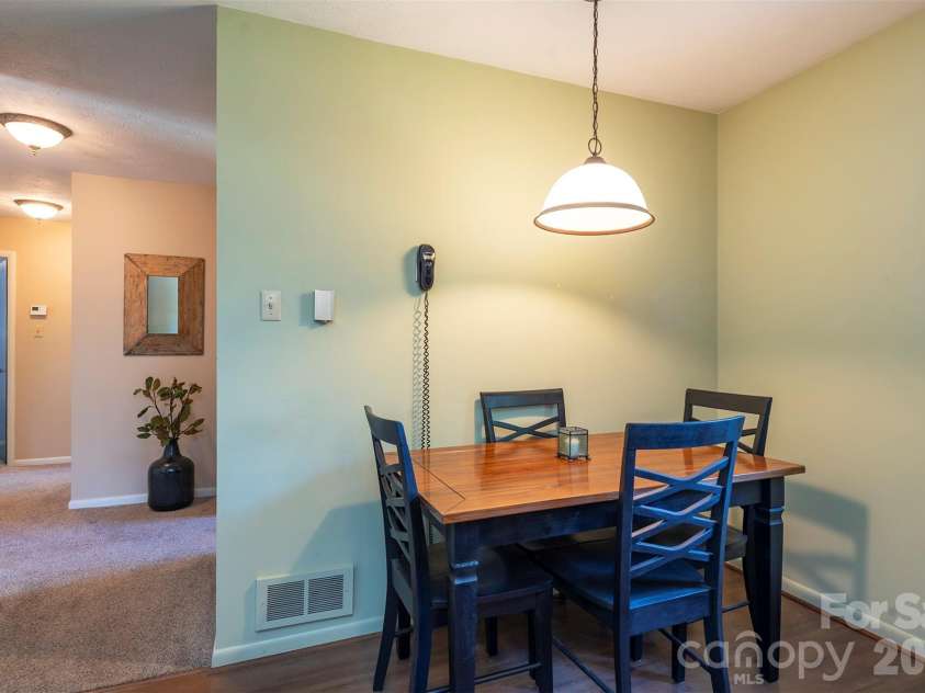 127 College Circle, Swannanoa, NC 28778.  MLS# CAR4427251, YatesRealty ID 52594. Dining or breakfast nook