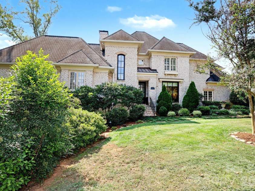 2250 Colony Road, Charlotte, NC 28209.  MLS# CAR4427579, YatesRealty ID 52595. 