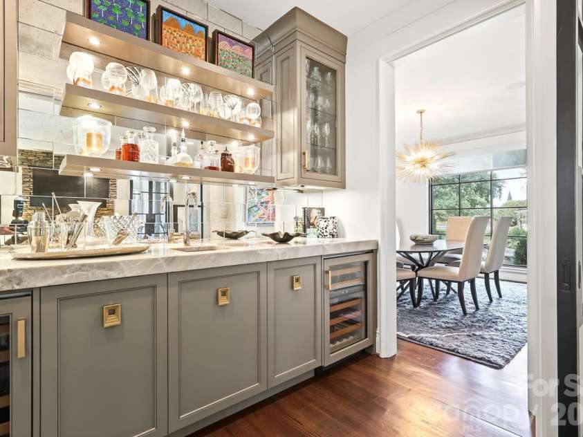 2250 Colony Road, Charlotte, NC 28209.  MLS# CAR4427579, YatesRealty ID 52595. 