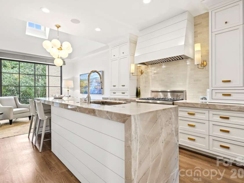 2250 Colony Road, Charlotte, NC 28209.  MLS# CAR4427579, YatesRealty ID 52595. 