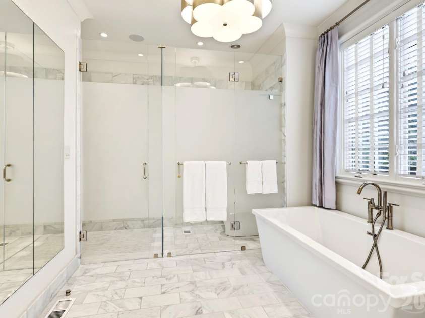 2250 Colony Road, Charlotte, NC 28209.  MLS# CAR4427579, YatesRealty ID 52595. 