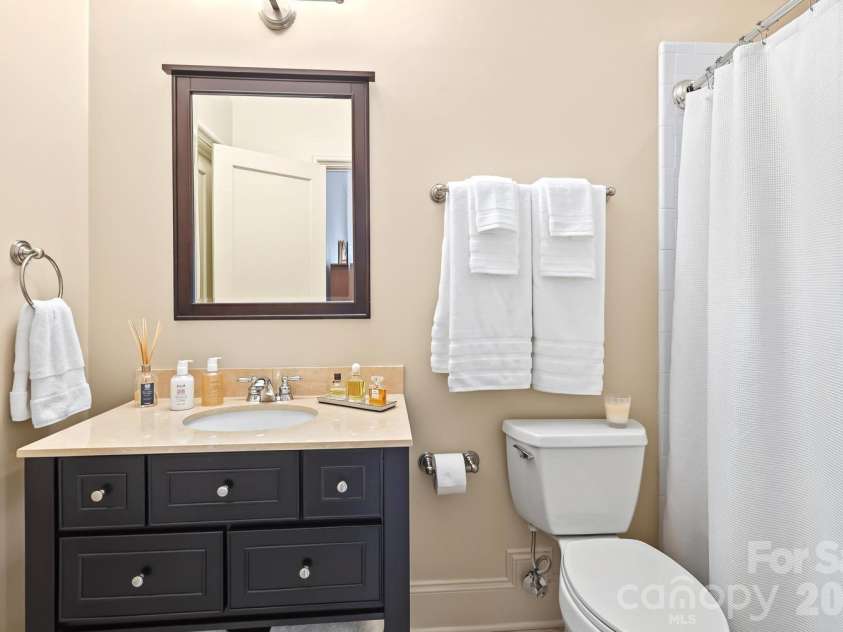 2250 Colony Road, Charlotte, NC 28209.  MLS# CAR4427579, YatesRealty ID 52595. 