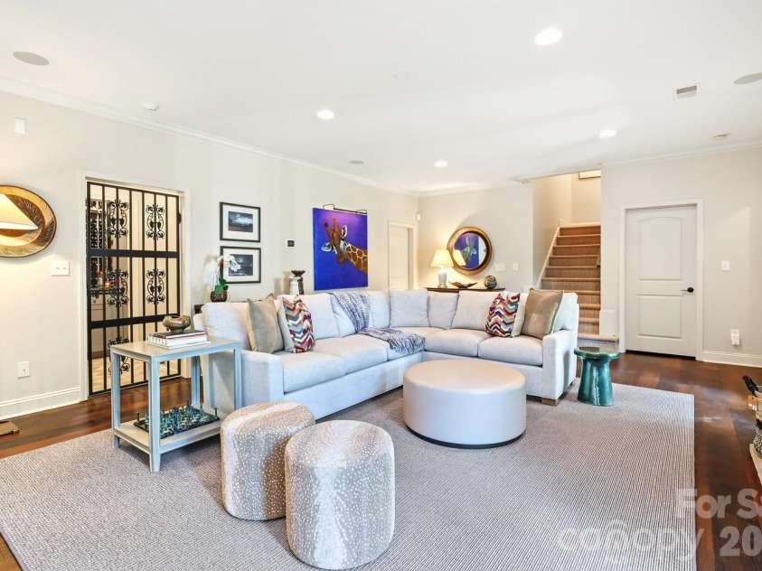 2250 Colony Road, Charlotte, NC 28209.  MLS# CAR4427579, YatesRealty ID 52595. 