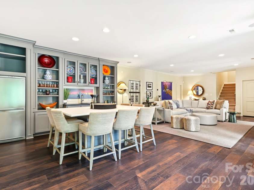 2250 Colony Road, Charlotte, NC 28209.  MLS# CAR4427579, YatesRealty ID 52595. 