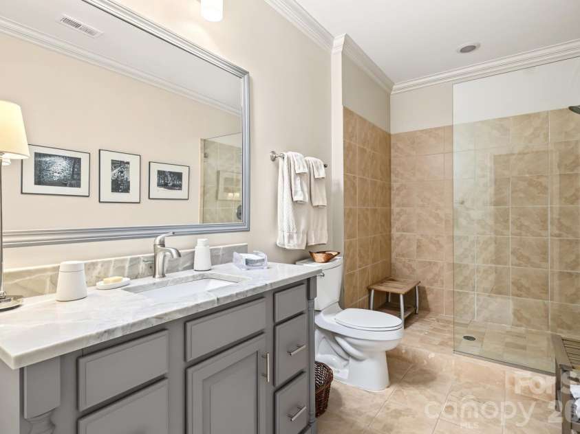2250 Colony Road, Charlotte, NC 28209.  MLS# CAR4427579, YatesRealty ID 52595. 