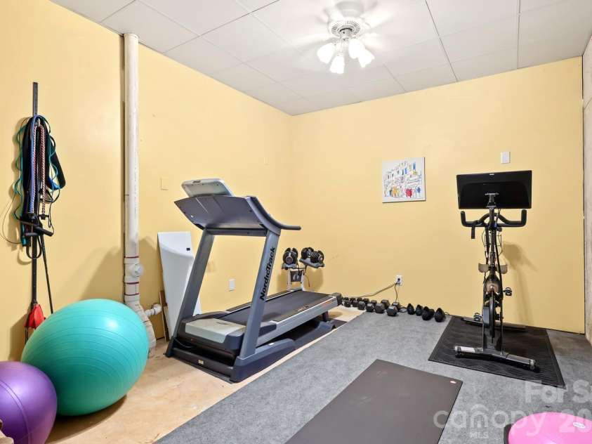 2250 Colony Road, Charlotte, NC 28209.  MLS# CAR4427579, YatesRealty ID 52595. 