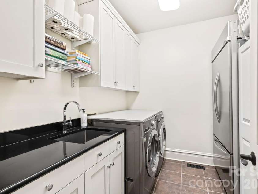 2250 Colony Road, Charlotte, NC 28209.  MLS# CAR4427579, YatesRealty ID 52595. 