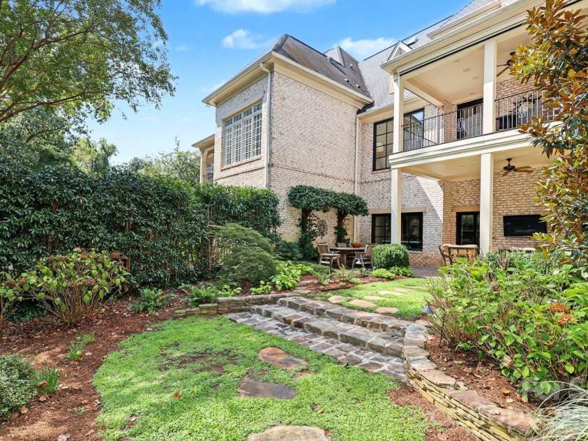 2250 Colony Road, Charlotte, NC 28209.  MLS# CAR4427579, YatesRealty ID 52595. 