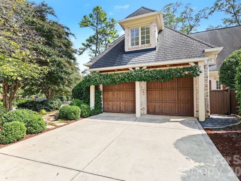 2250 Colony Road, Charlotte, NC 28209.  MLS# CAR4427579, YatesRealty ID 52595. 
