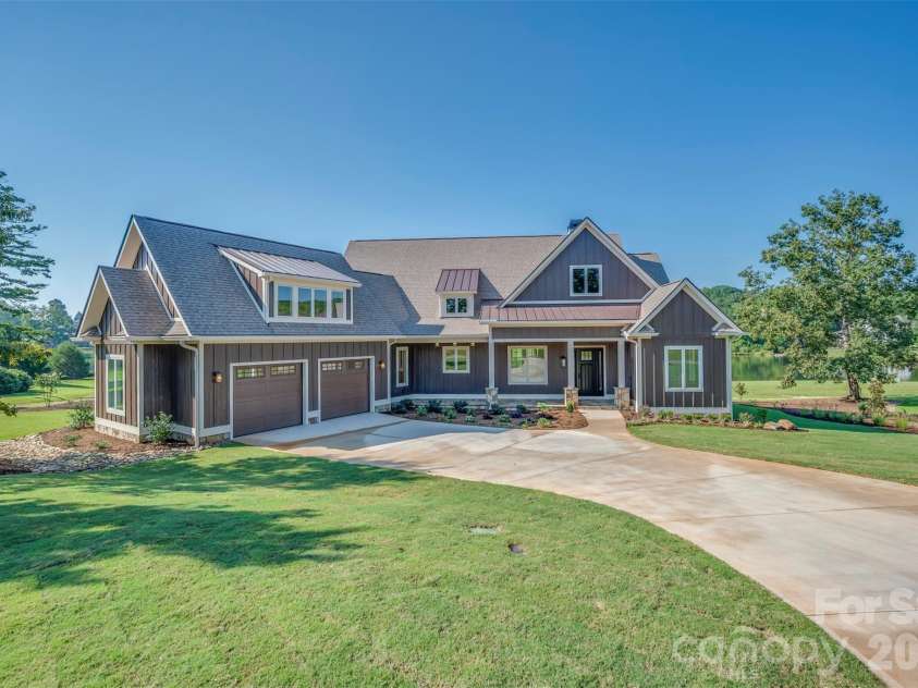 978 Mapleton Lane, Columbus, NC 28722.  MLS# CAR4427170, YatesRealty ID 52597. 
