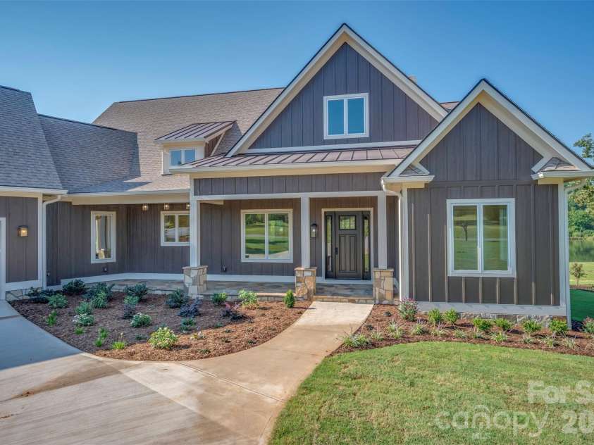 978 Mapleton Lane, Columbus, NC 28722.  MLS# CAR4427170, YatesRealty ID 52597. 
