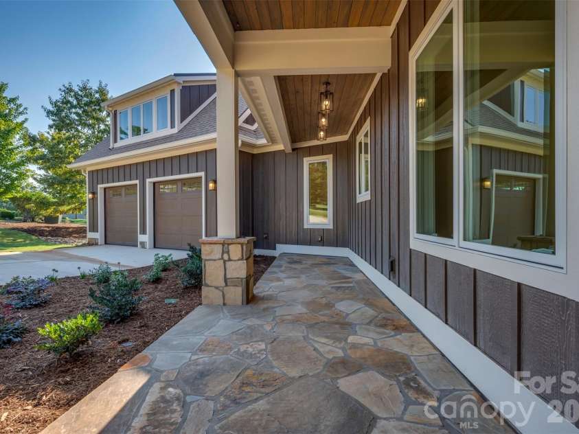 978 Mapleton Lane, Columbus, NC 28722.  MLS# CAR4427170, YatesRealty ID 52597. 