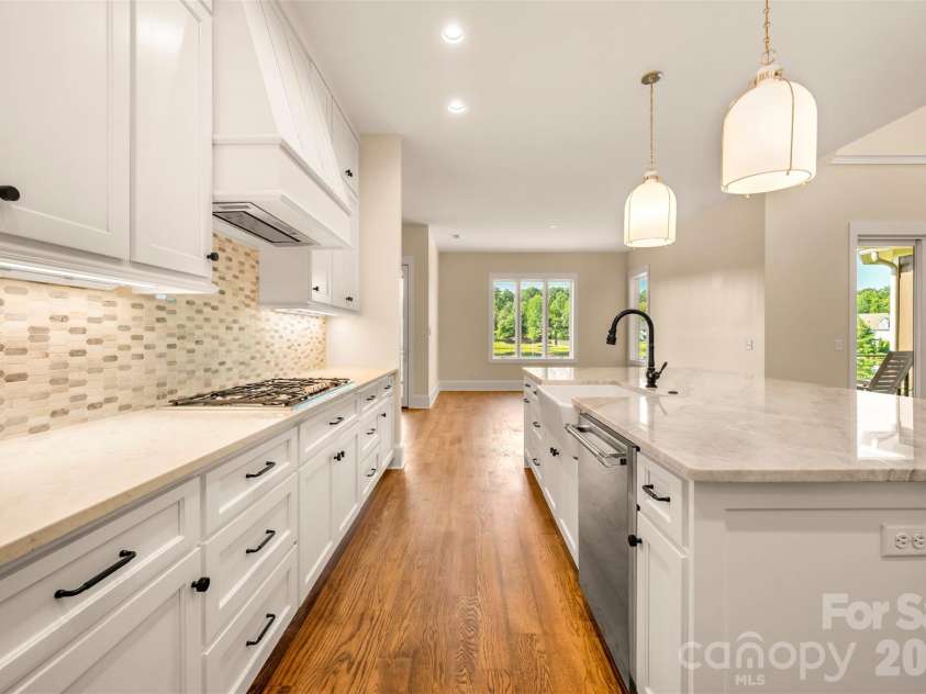 978 Mapleton Lane, Columbus, NC 28722.  MLS# CAR4427170, YatesRealty ID 52597. 
