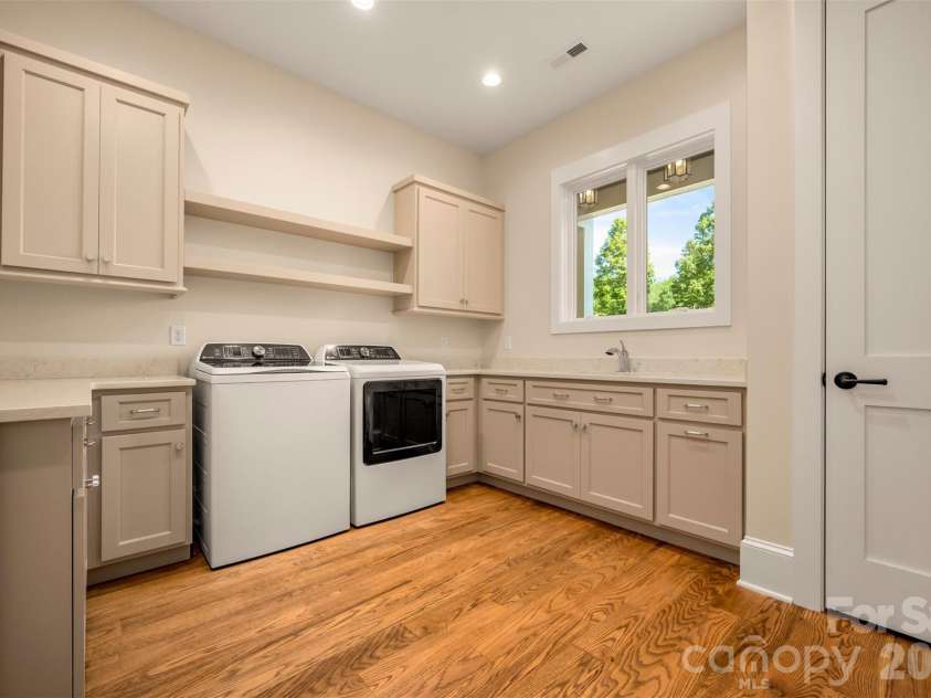 978 Mapleton Lane, Columbus, NC 28722.  MLS# CAR4427170, YatesRealty ID 52597. 