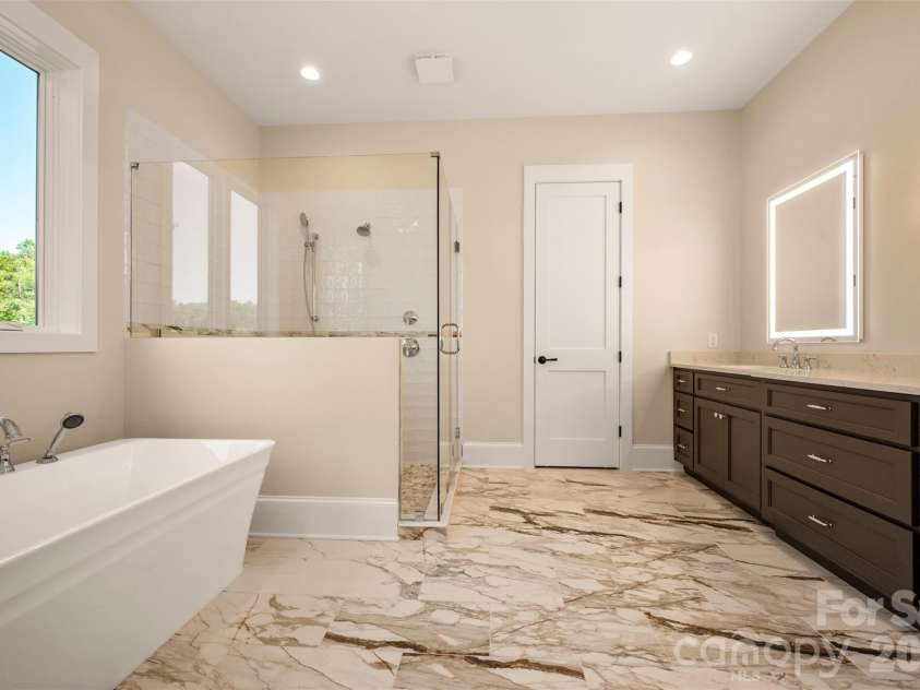 978 Mapleton Lane, Columbus, NC 28722.  MLS# CAR4427170, YatesRealty ID 52597. 
