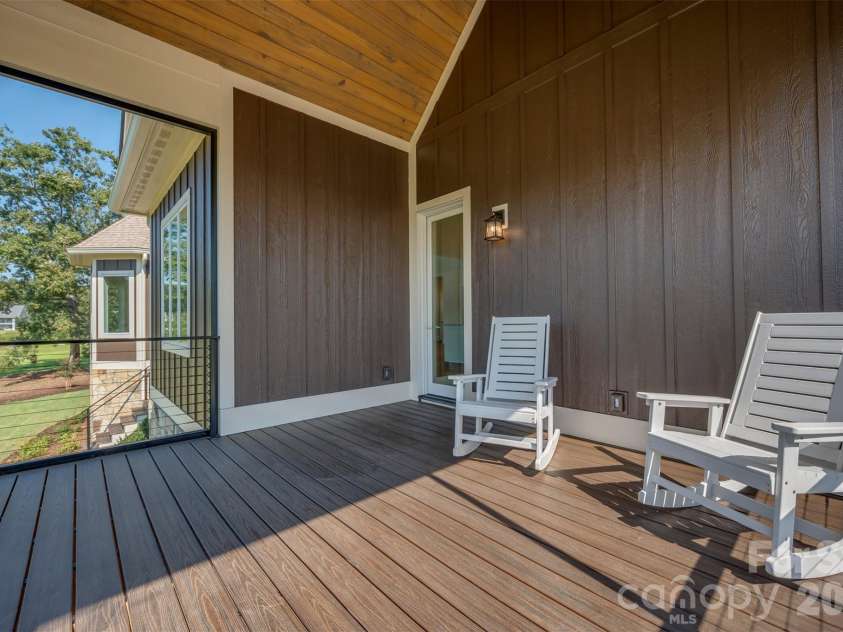 978 Mapleton Lane, Columbus, NC 28722.  MLS# CAR4427170, YatesRealty ID 52597. 