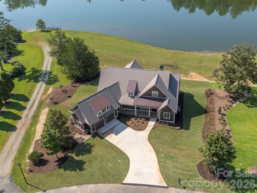978 Mapleton Lane, Columbus, NC 28722.  MLS# CAR4427170, YatesRealty ID 52597. 