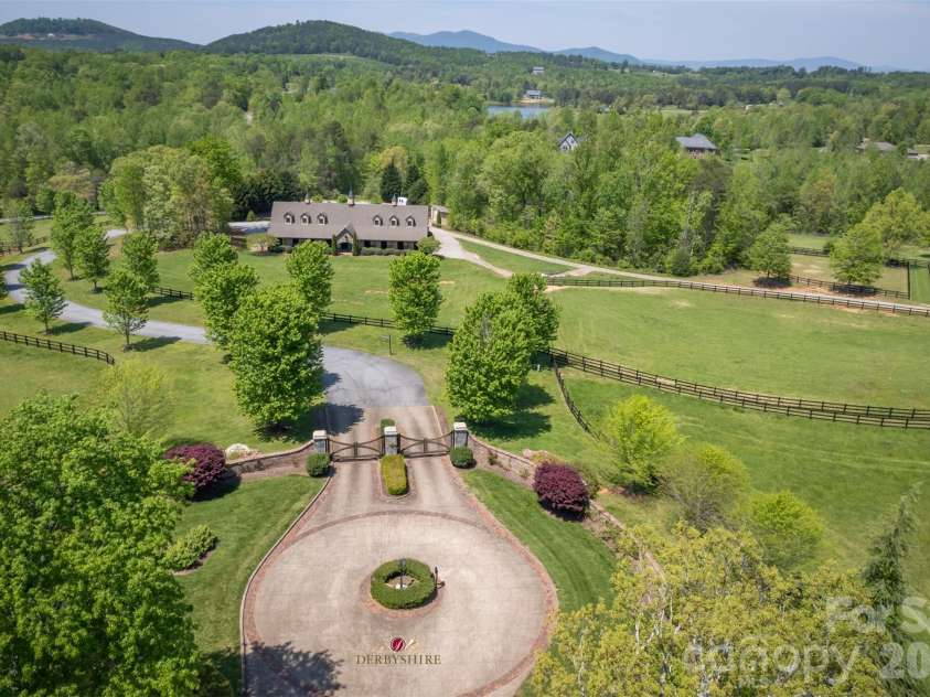 978 Mapleton Lane, Columbus, NC 28722.  MLS# CAR4427170, YatesRealty ID 52597. 