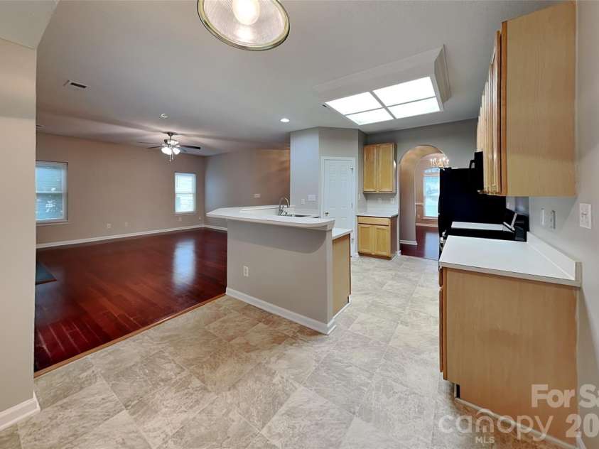 5611 Timbertop Lane, Charlotte, NC 28215.  MLS# CAR4427936, YatesRealty ID 52598. 