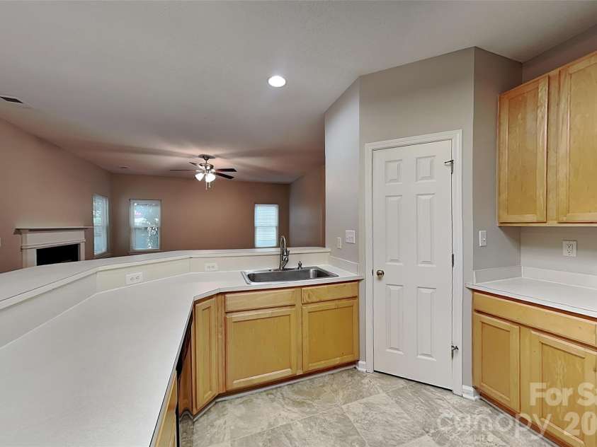 5611 Timbertop Lane, Charlotte, NC 28215.  MLS# CAR4427936, YatesRealty ID 52598. 