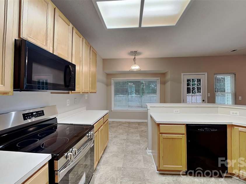 5611 Timbertop Lane, Charlotte, NC 28215.  MLS# CAR4427936, YatesRealty ID 52598. 