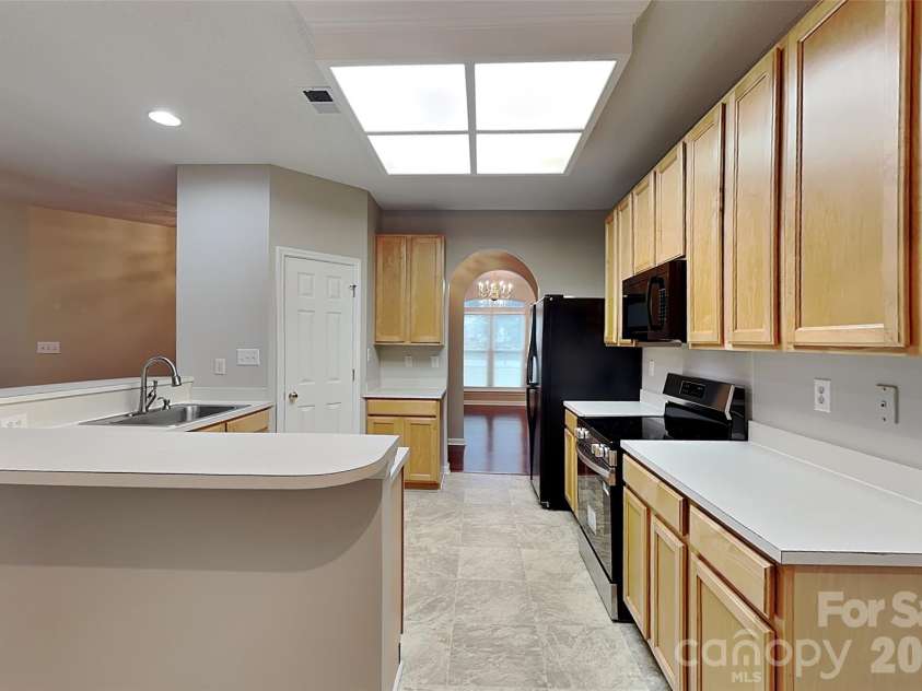 5611 Timbertop Lane, Charlotte, NC 28215.  MLS# CAR4427936, YatesRealty ID 52598. 