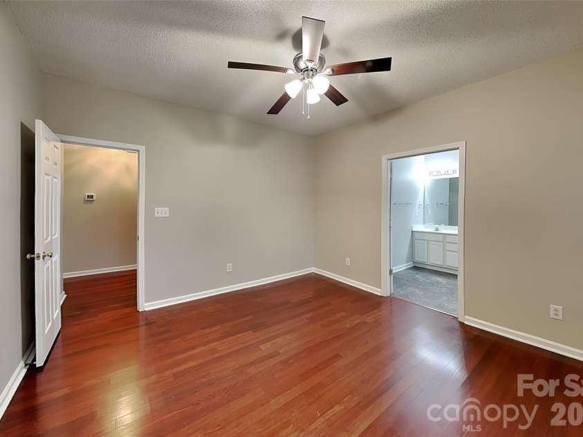 5611 Timbertop Lane, Charlotte, NC 28215.  MLS# CAR4427936, YatesRealty ID 52598. 