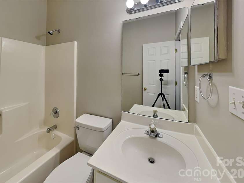 5611 Timbertop Lane, Charlotte, NC 28215.  MLS# CAR4427936, YatesRealty ID 52598. 