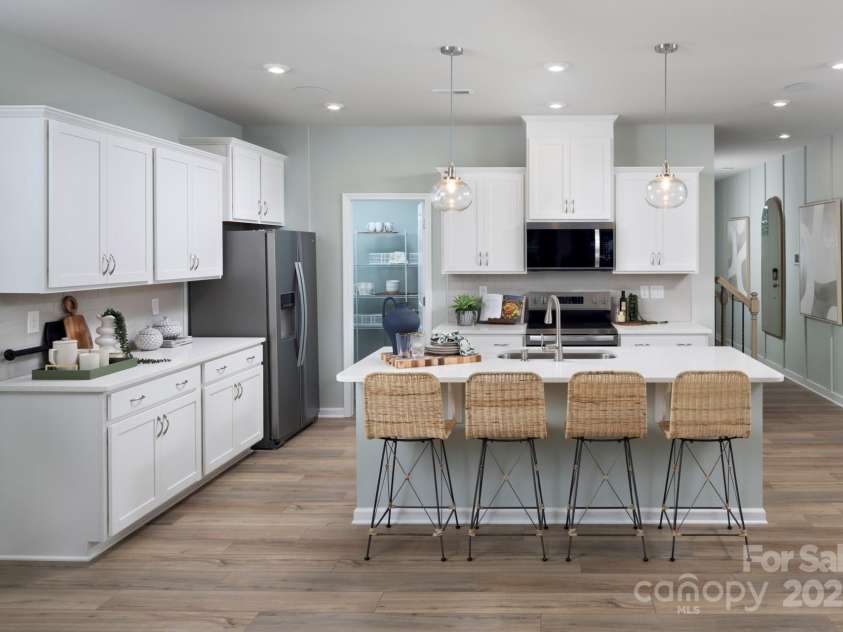 1118 Vibrant Road, Charlotte, NC 28215.  MLS# CAR4329404, YatesRealty ID 526. 