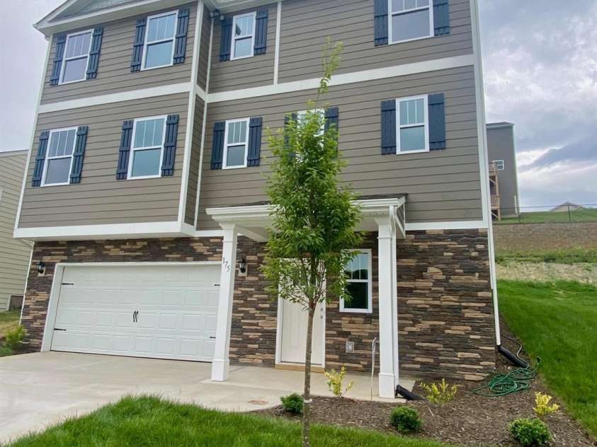 175 Marathon Lane, Candler, NC 28715.  MLS# CAR4138234, YatesRealty ID 526. 