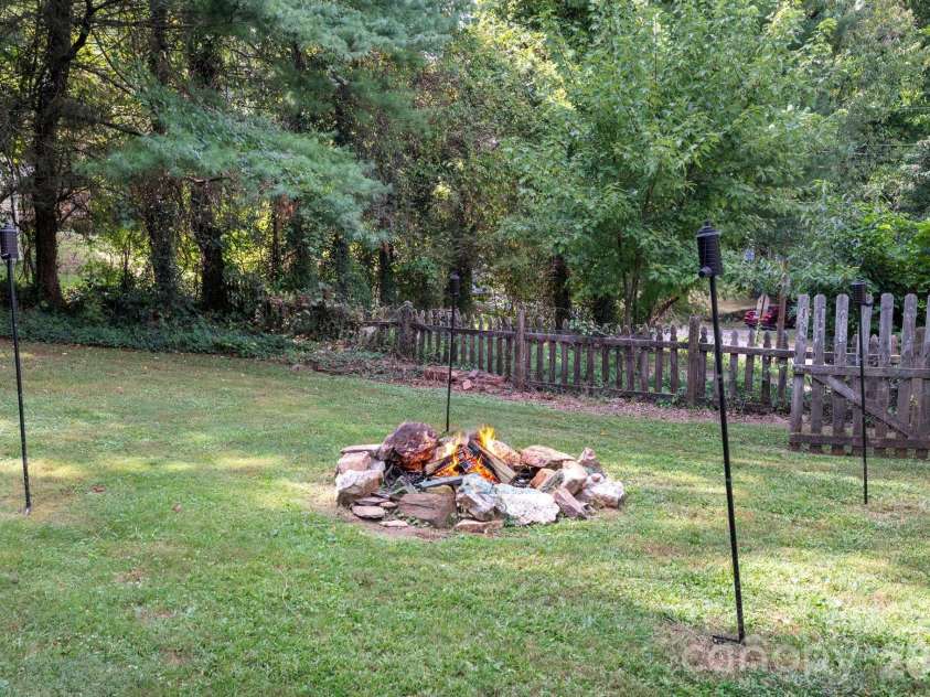 109 Wilshire Drive, Asheville, NC 28806.  MLS# CAR4421806, YatesRealty ID 52602. Firepit for gathering on cool evenings