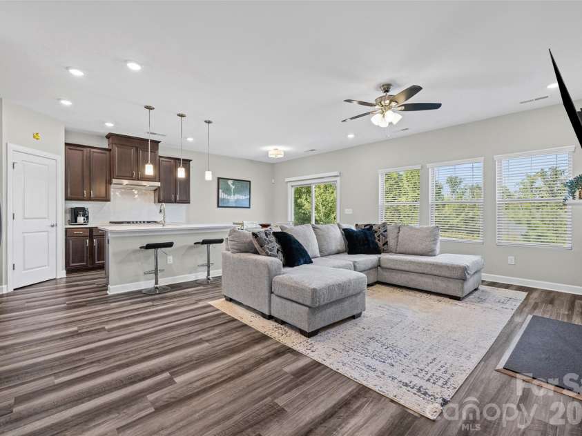 14830 Batteliere Drive, Charlotte, NC 28278.  MLS# CAR4424423, YatesRealty ID 52604. Great open floorplan.