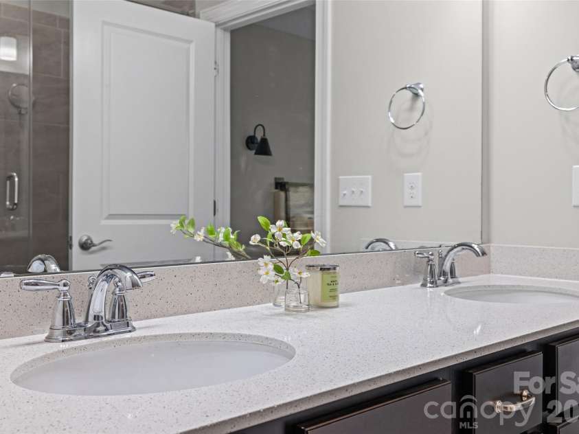14830 Batteliere Drive, Charlotte, NC 28278.  MLS# CAR4424423, YatesRealty ID 52604. Quartz countertops throughout home.